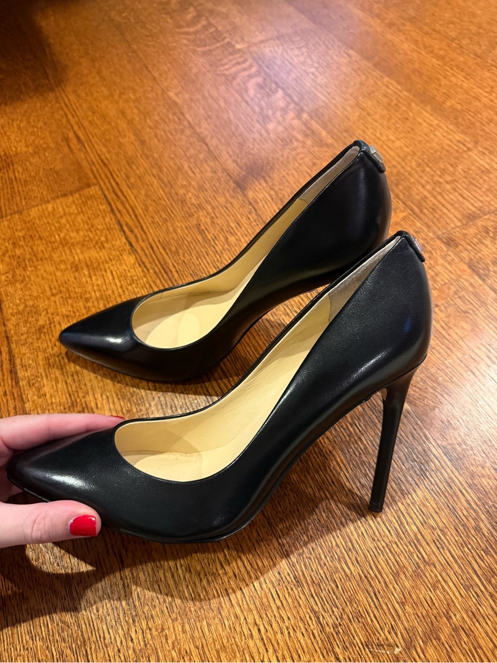 Ivanka trump black pointed toe heels